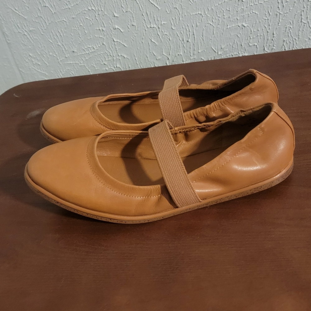Lucky Brand Tan Leather Ballet Flats with Elastic Strap